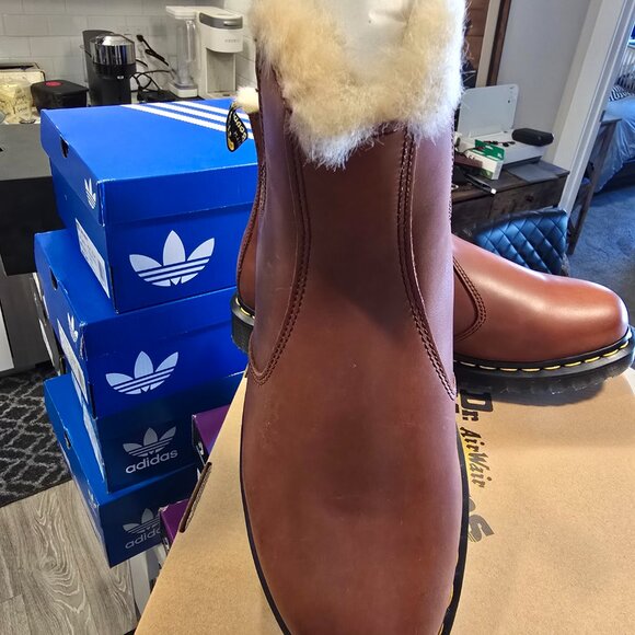Dr. Martens 2976 Leonore Chelsea Mens Winter Fur Lined Boots Size 10 NEW - Picture 2 of 9